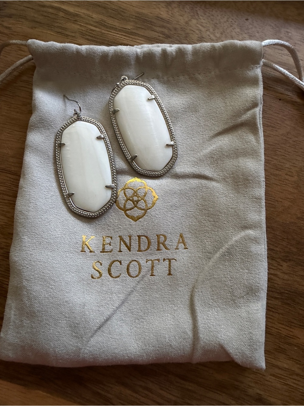 Kendra Scott Ivory Elliana Drop Earrings with Silver Frame